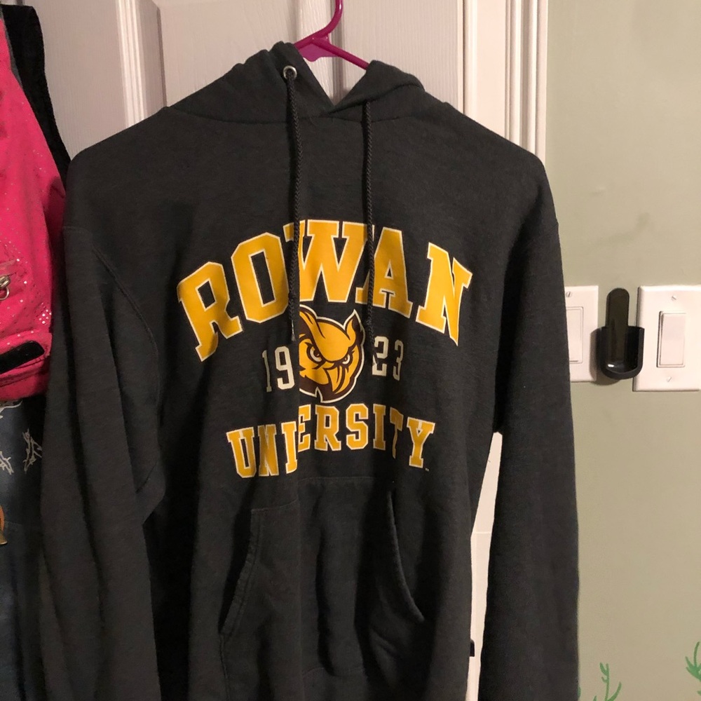 Sweatshirt bundle - Picture 6 of 10